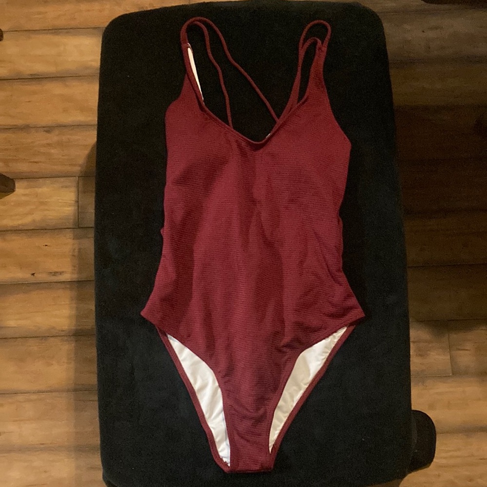 Size XL Cupshe women’s s red one piece swimsuit